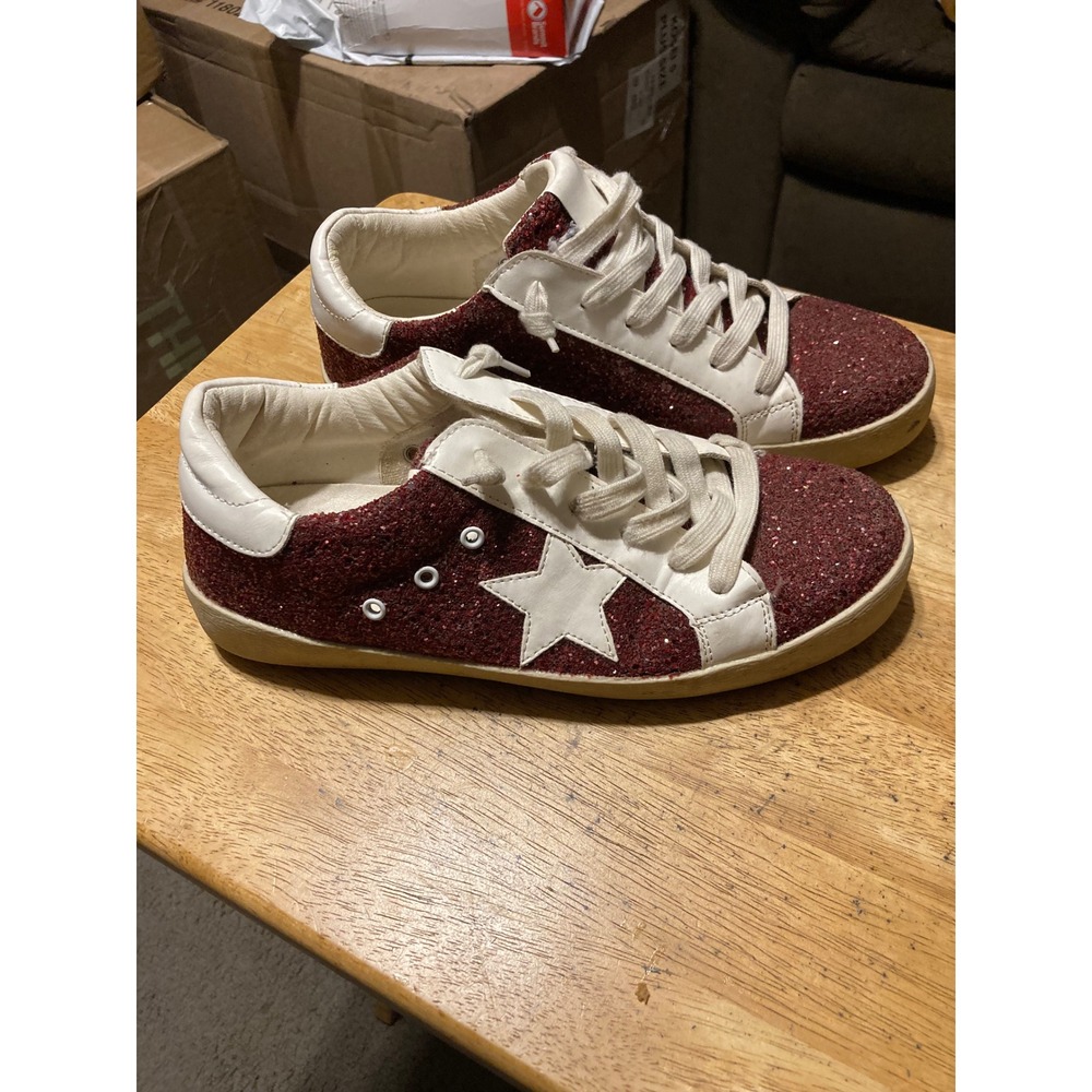 Camel & Threads Red Burgundy Glitter Star Low Top Sneakers Womens 8.5